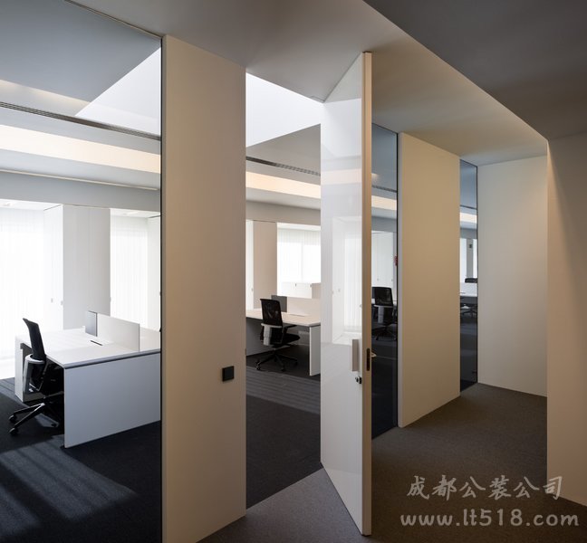 成都现代办公室装修风格哪家工装装修公司好？